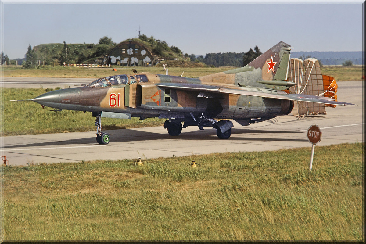 296 IAP Mig-23UB 61 Red_39040074 (3), Summer 1991
