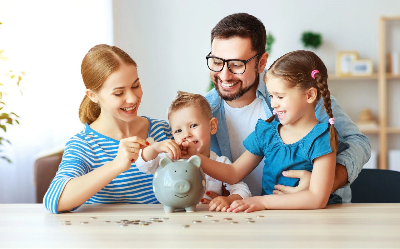 The Best Age to Start Teaching Kids About Money