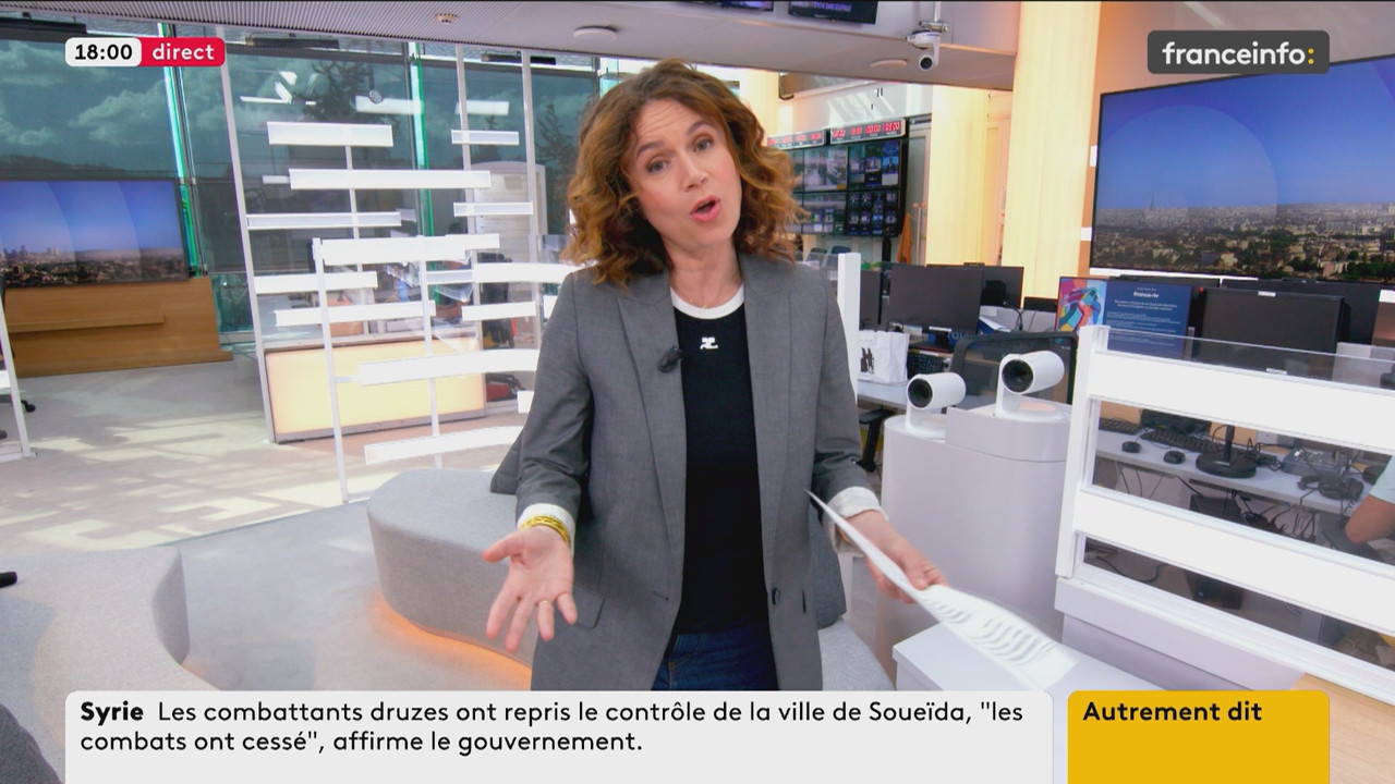 Autrement dit (Franceinfo)_2025_07_20_16_54_37.ts_snapshot_00.06.49.081