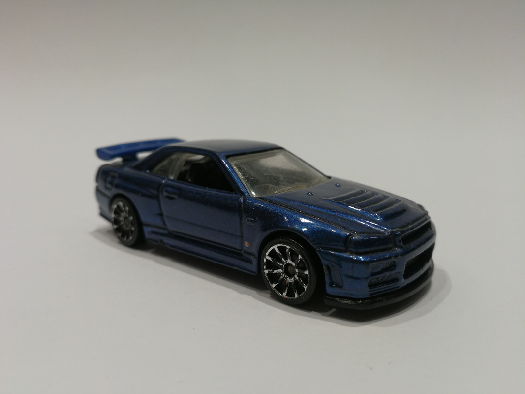 Nissan Skyline R34 (3)