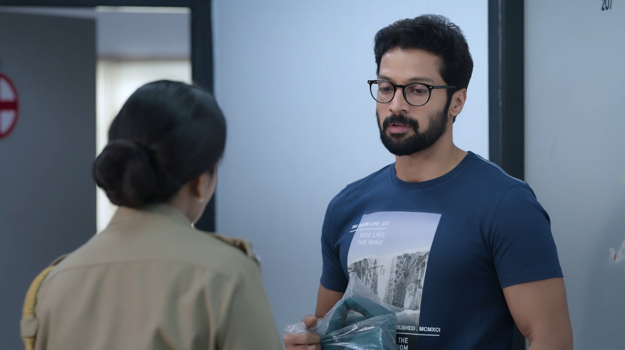 The Game: You Never Play Alone (2025) Season 1 [Hindi + Tamil + Telugu + Malayalam + Kannada] WebRip 480p 720p ESub - Complete Screenshot