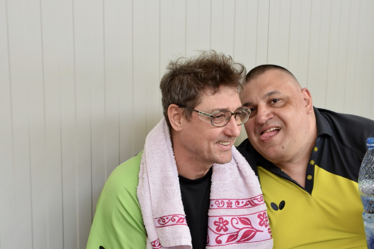 526F2844-526C-4EF3-93DC-21DE76B8233B