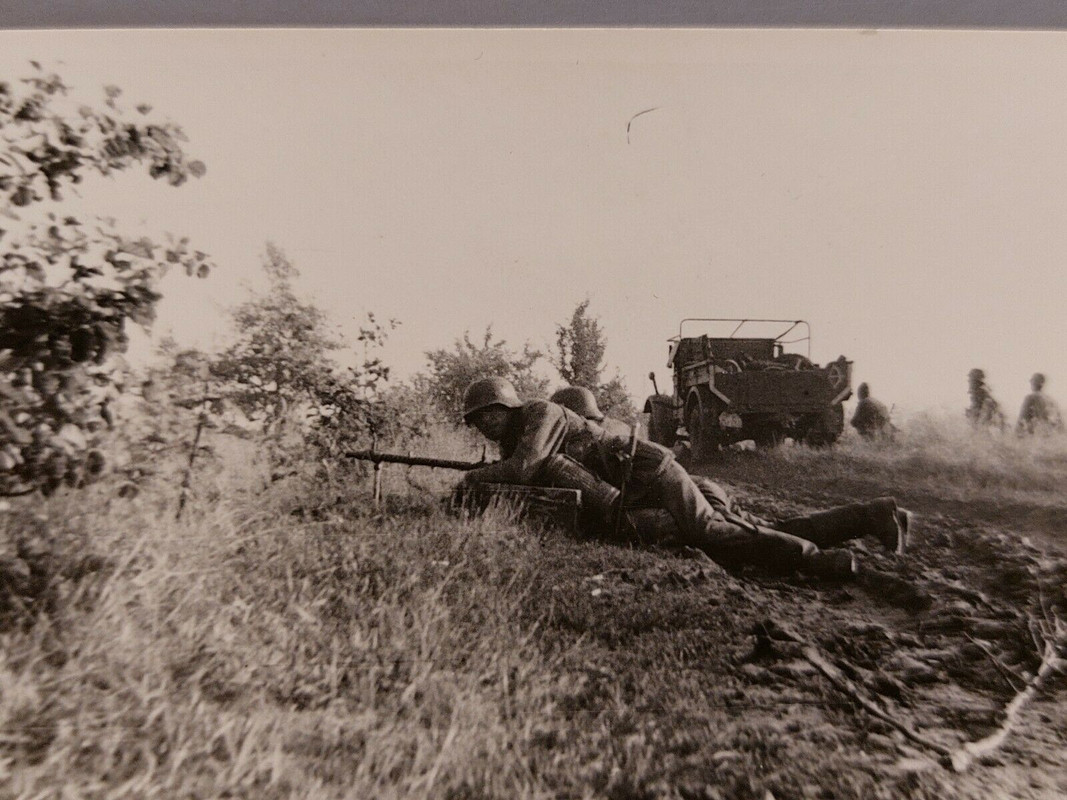Foto 101.Jäger Division MG geht in Stellung Flankenfeuer Kessel von Zubrinka