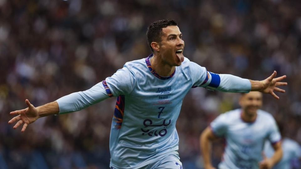 VIDEO: Cristiano Ronaldo se estrena con gol en Arabia en juego de estrellas; Messi también anota