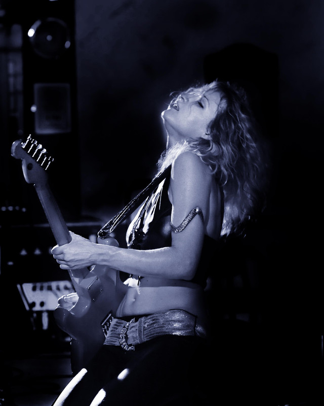 fender stratocaster ana popovic03