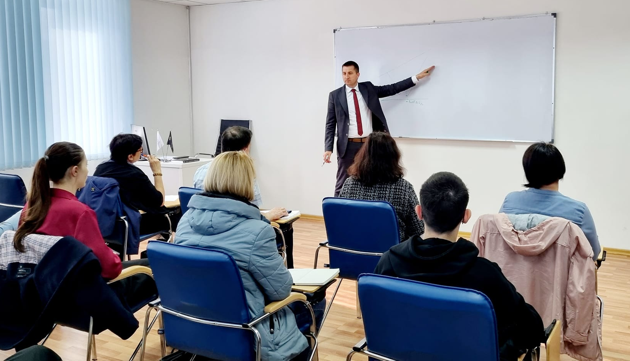 Victor Savciuc - Consultant financiar