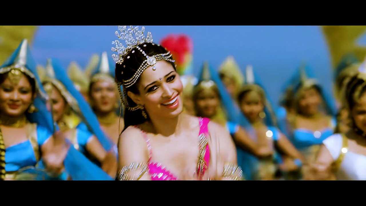 Tamanna Hot Song From Himmatwala Naino Main Sapna 4K (Best Quality).mp4_snapshot_00.46_[2021.04.05_1