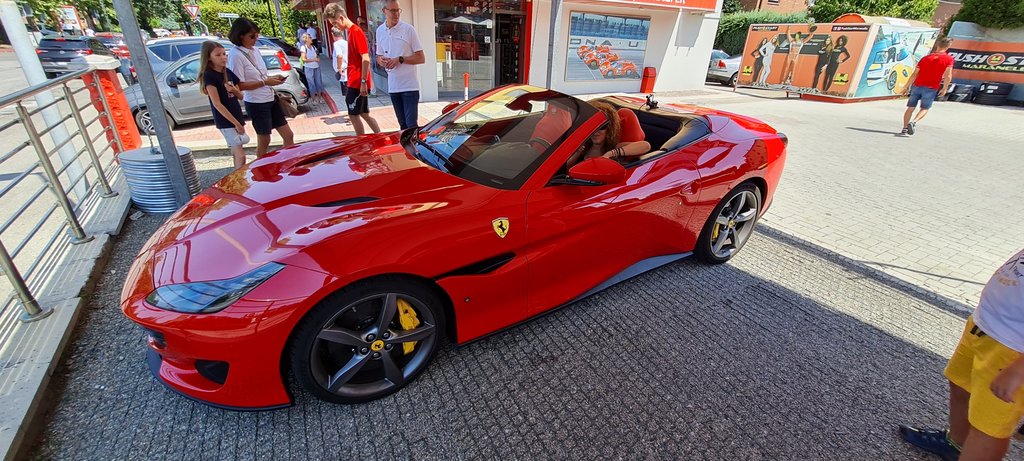 La Toscana 2022: entre termas y cipreses - Blogs de Italia - Maranello: De cuando casi nos compramos un Ferrari...o un Lamborghini (4)