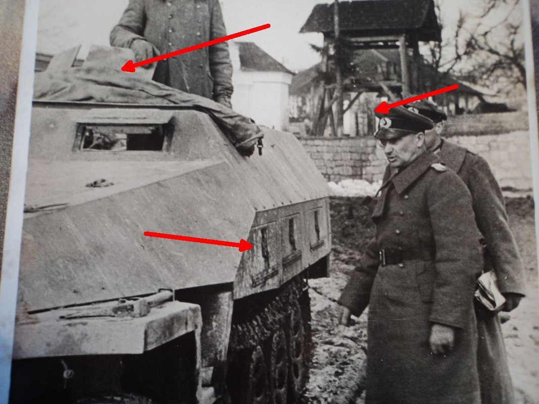 GFM MODEL IM GESPRÄCH MIT EINEM UNTERFELDWEBEL, 