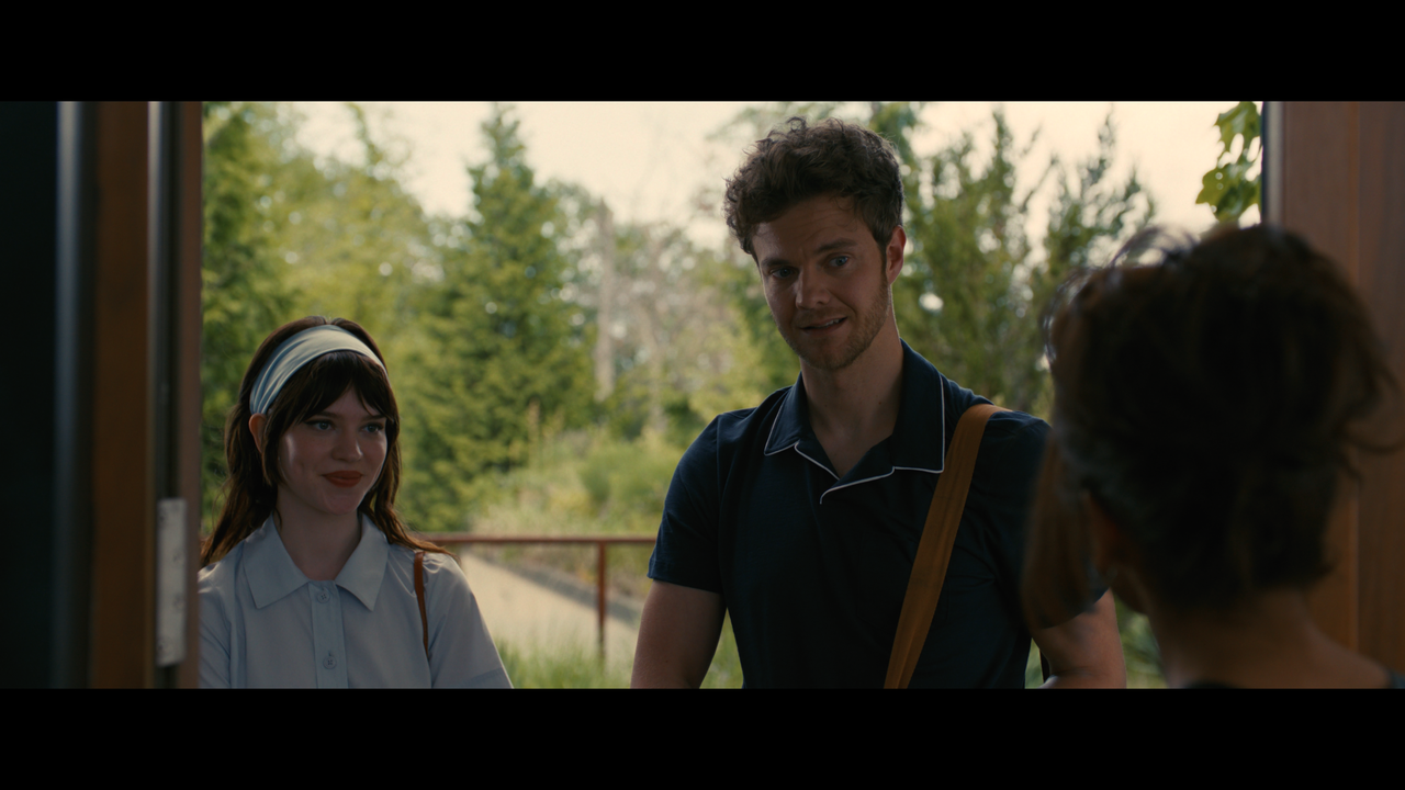 mpv-shot_Companion.2025.Hybrid.2160p.UHD.BDRemux.DV.HDR10Plus.HEVC-Нечипорук_00_05_55_0002