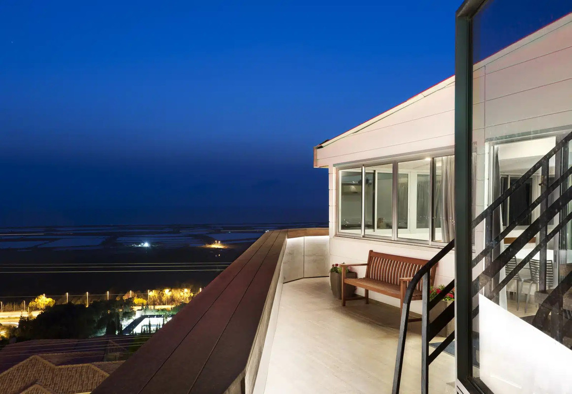 אזור הכנסים