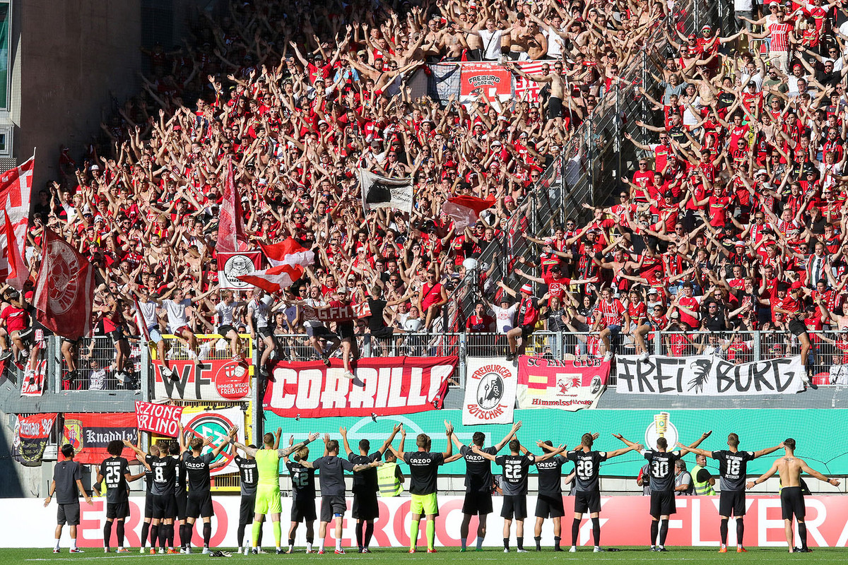 1-fc-kaiserslautern-sc-freiburg-dfb-pokal-2022-2023-38