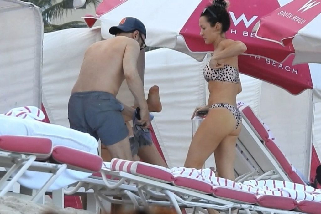 Jennifer-Barnet-upskirt-STARS-com-18