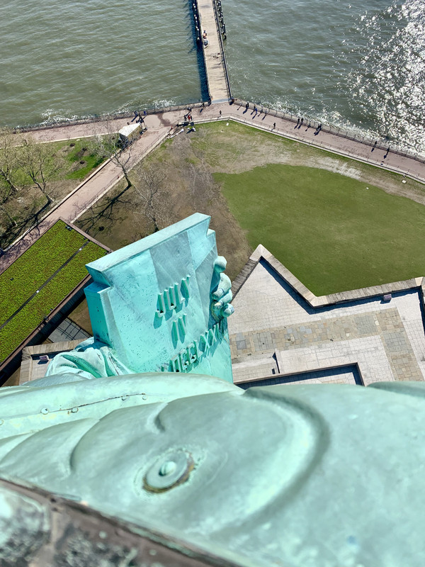 D71B04F4-614F-41BB-87D0-0764E37F2189