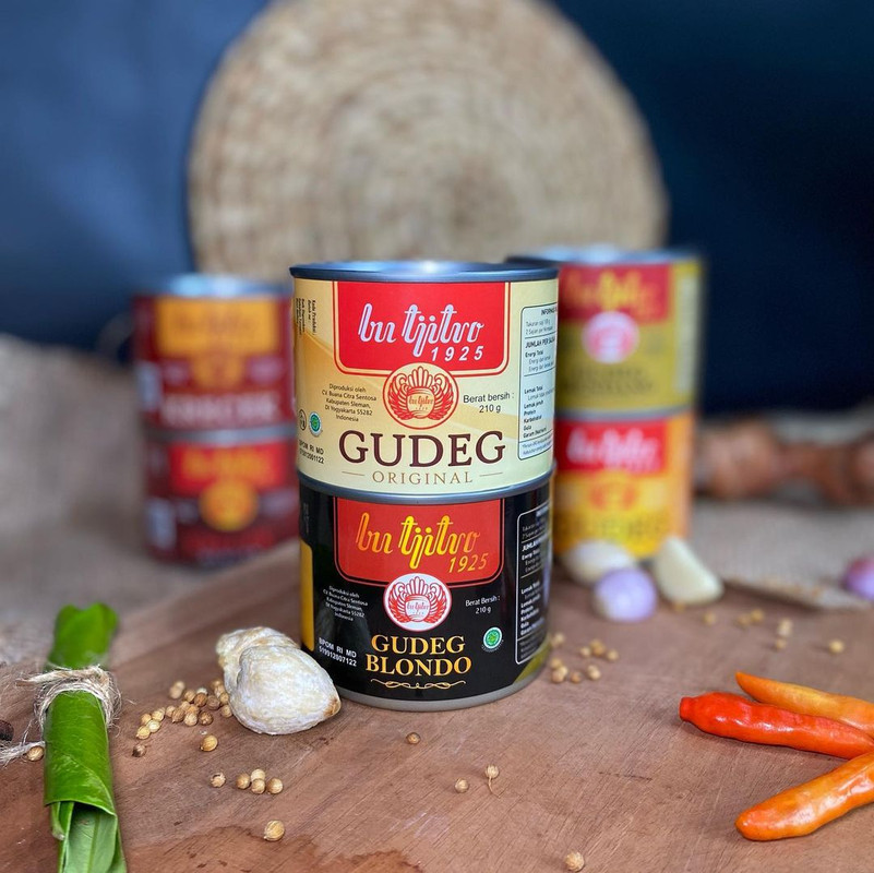 Gudeg Bu Tjitro 1925, salah satu tempat belanja oleh-oleh di Jogja yang dekat tempat wisata dan tempat sewa motor.