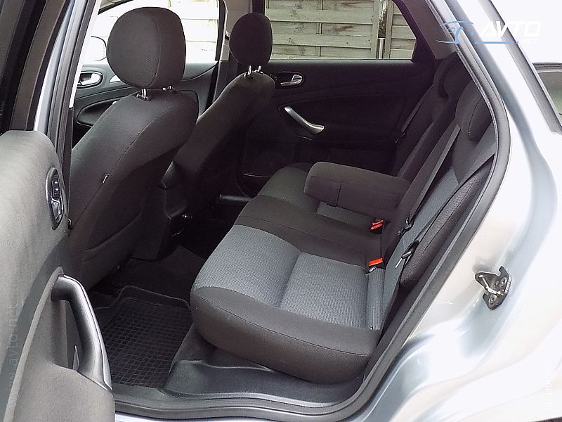 F1F6505E-8557-4564-8D4E-E77C9E165AFF