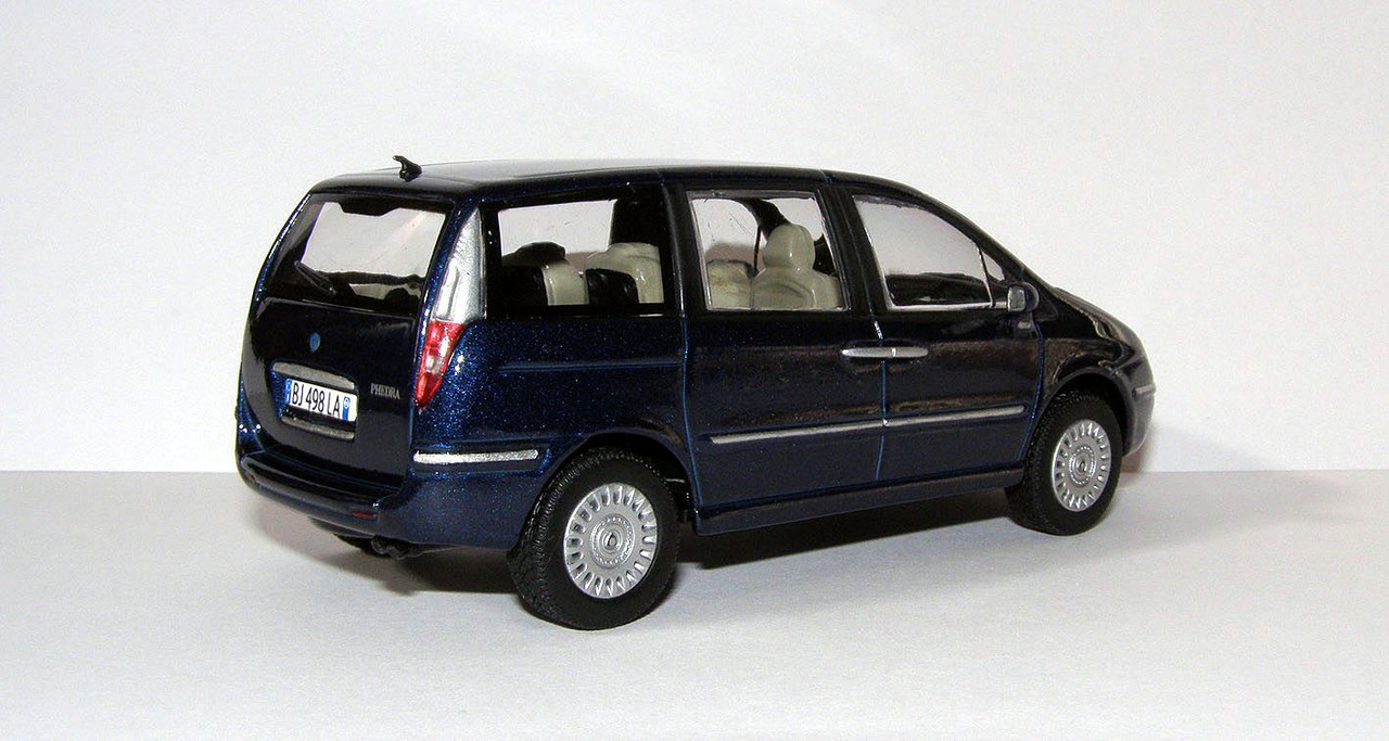 2002 Lancia Phedra (Norev for Hachette LS#31) 2