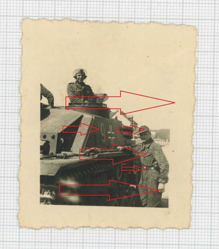 Foto Wehrmacht Sturmgeschütz Langrohr Panzer Nummer 9 Kommandant Tarnuniform1