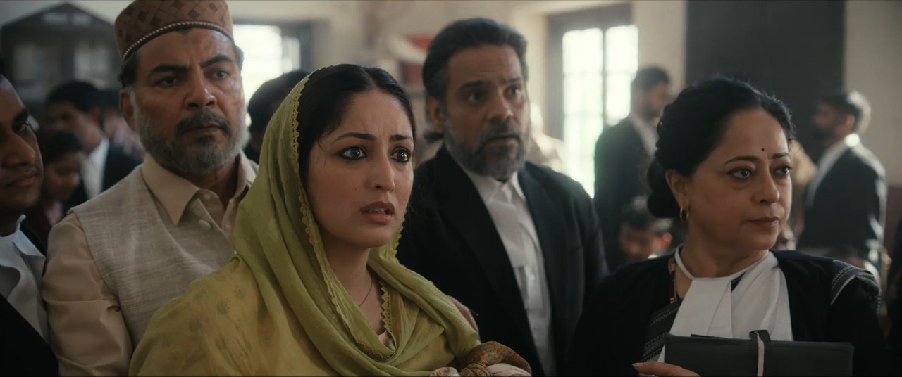 Haq 2025 WebRip [Hindi] 480p 720p ESub Screenshot
