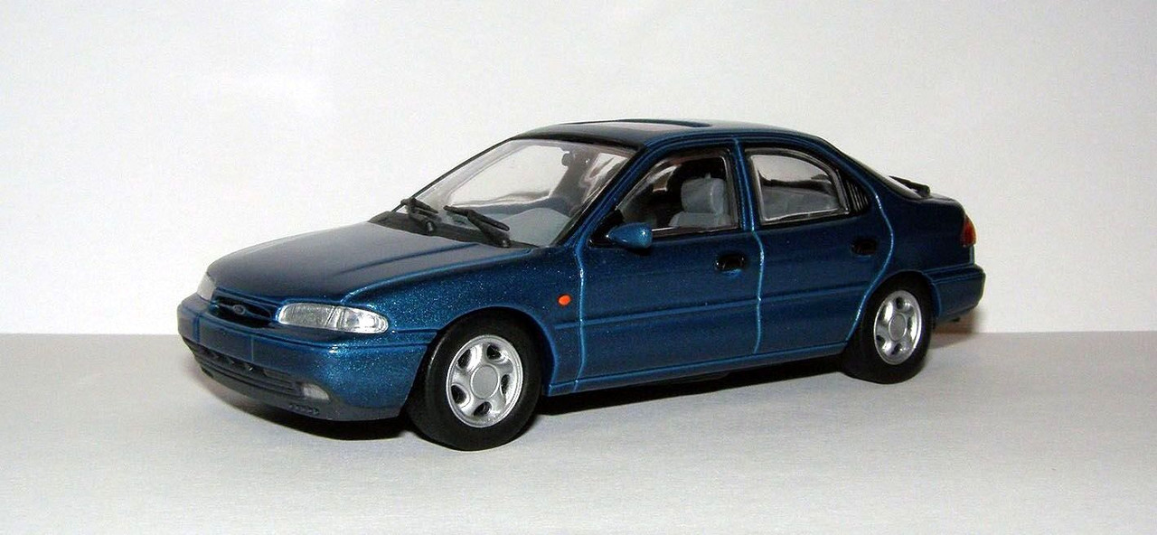 1993 Ford Mondeo Mk.I 2.0 GLX (Minichamps #82070) 1