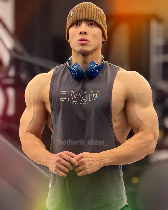 Photo shared by Leo软软🇨🇳 on January 03, 2024 tagging @hothunk_china_, and @leo.037.chn. May be an ima