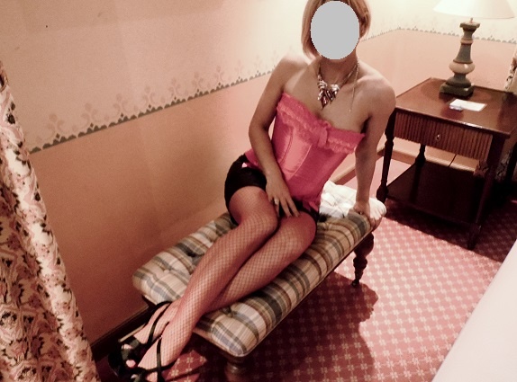 olivia-dietrich-8NZq37e3W2Q