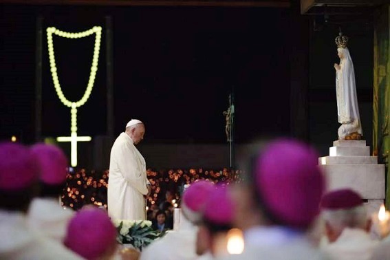 Ottobre mariano: il Papa invita i fedeli di tutto il mondo a pregare il Rosario dans Fede, morale e teologia Il_Papa_a_Fatima