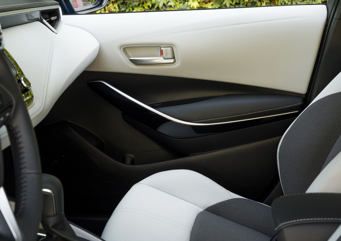 2019 Toyota Corolla Hatchback (13)