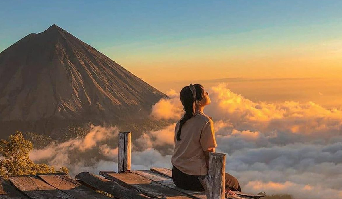 Menikmati Negeri di Atas Awan di Bukit Wolobobo, Surga Tersembunyi di Bajawa