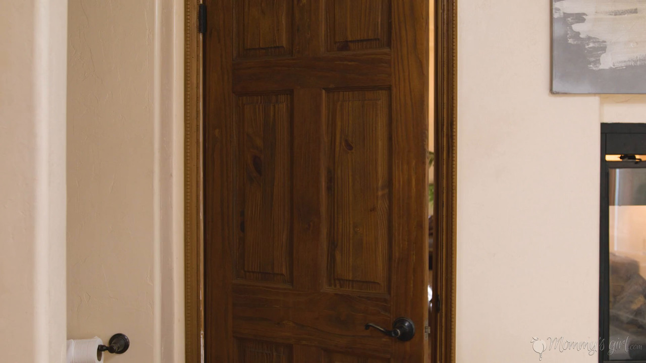 Lexi Lore Kylie Rocket Penny Barber - Out of Hot Water - MOMMYSGIRL.mp4.0001