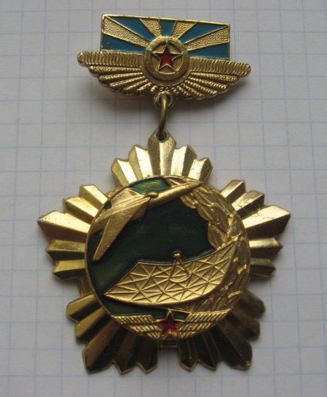 avia_v-ch_06835_30_let_1