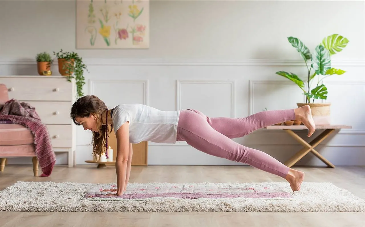 5 posturas de yoga para un abdomen plano en casa