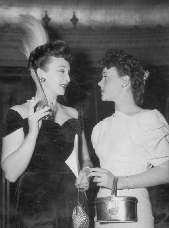 glynis_johns_b04
