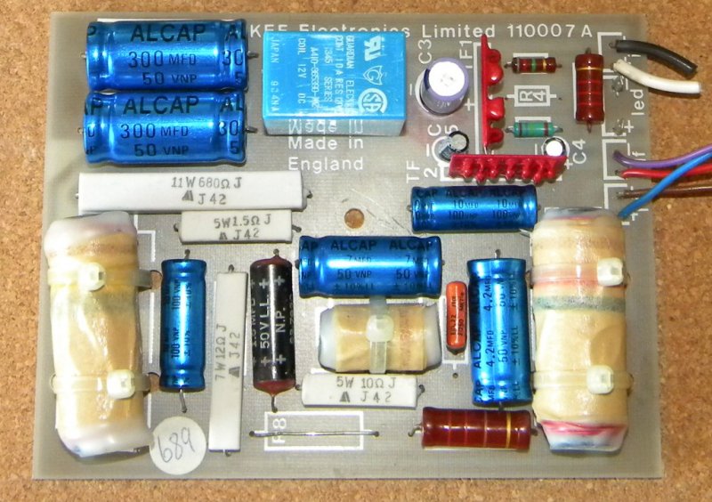 [Bild: KEF103-2crossovers01.jpg]