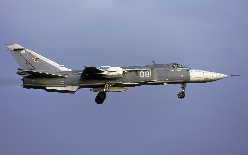 11 ORAP Su-24MR 08 White_0515328