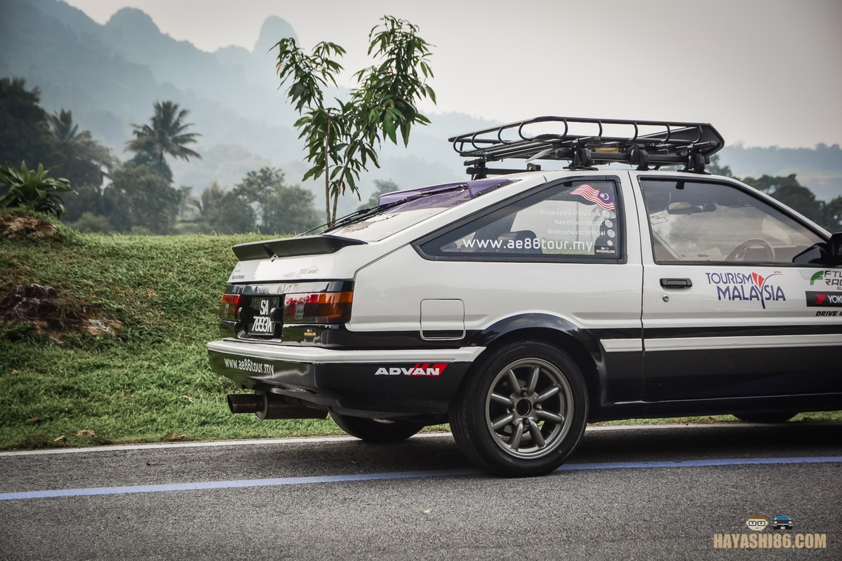 memandu AE86 ke Jerman