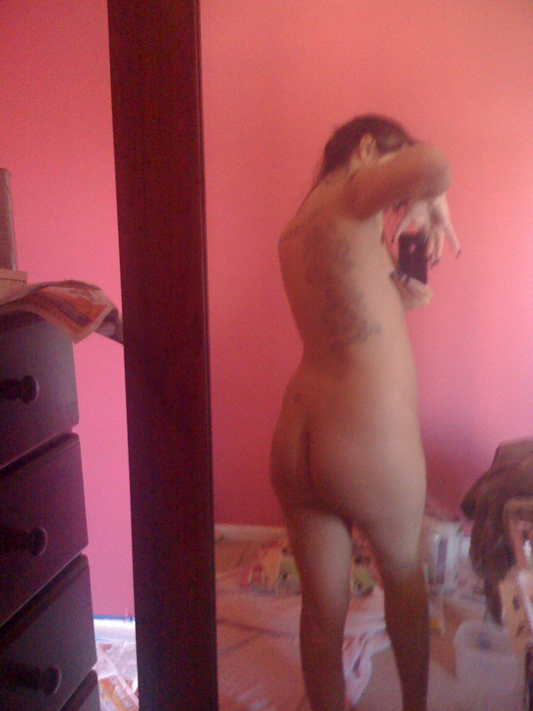 Otra nena amateur desnuda y embarazada