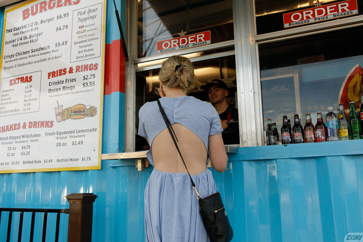 full_001_1852500740038845