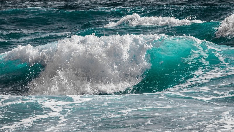 turquoise-surf-3342086-1280.jpg
