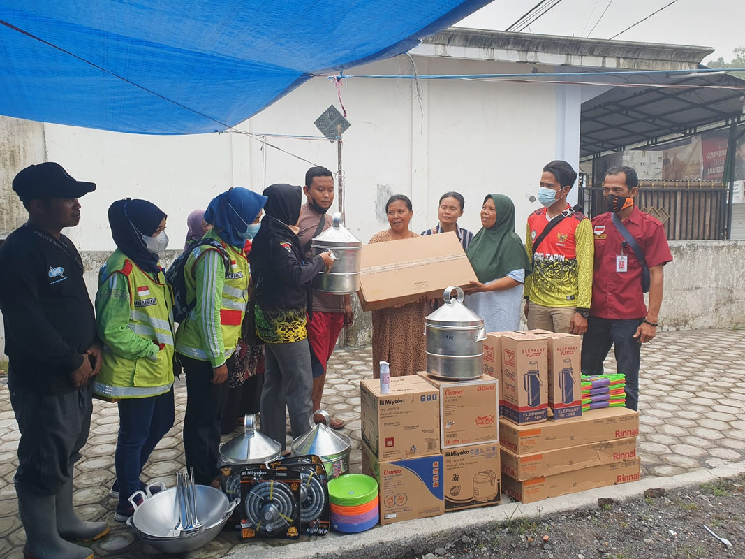 IMG-20220114-WA0018 Ormas Dayak Kulawarga Borneo, Ormas Boraq Tapin dan BPK An Nur Terjun Langsung Serahkan Bantuan Semeru