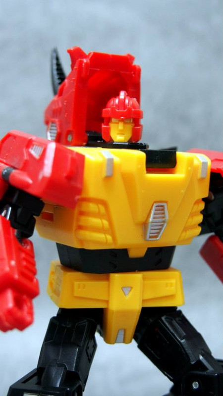 401083_330890033705075_496403629_n