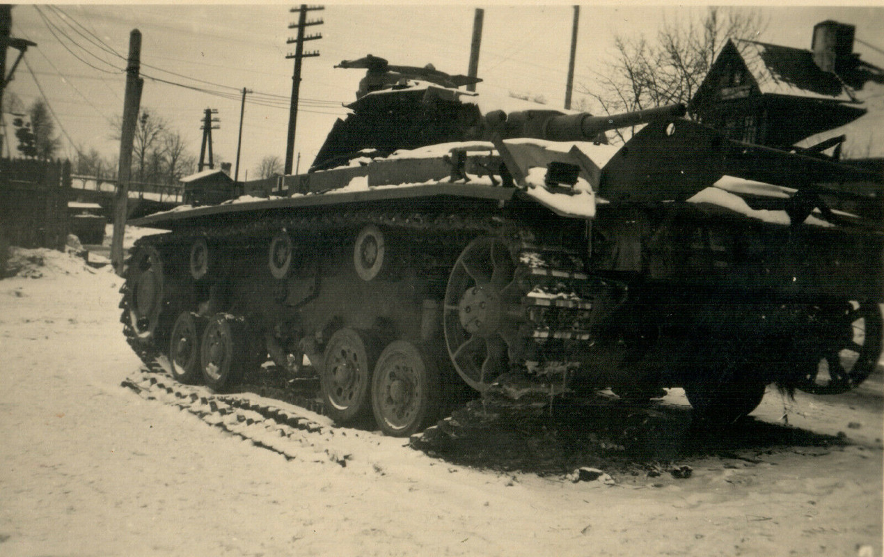 Winter 1941-42 deutscher Panzer und zerstörter