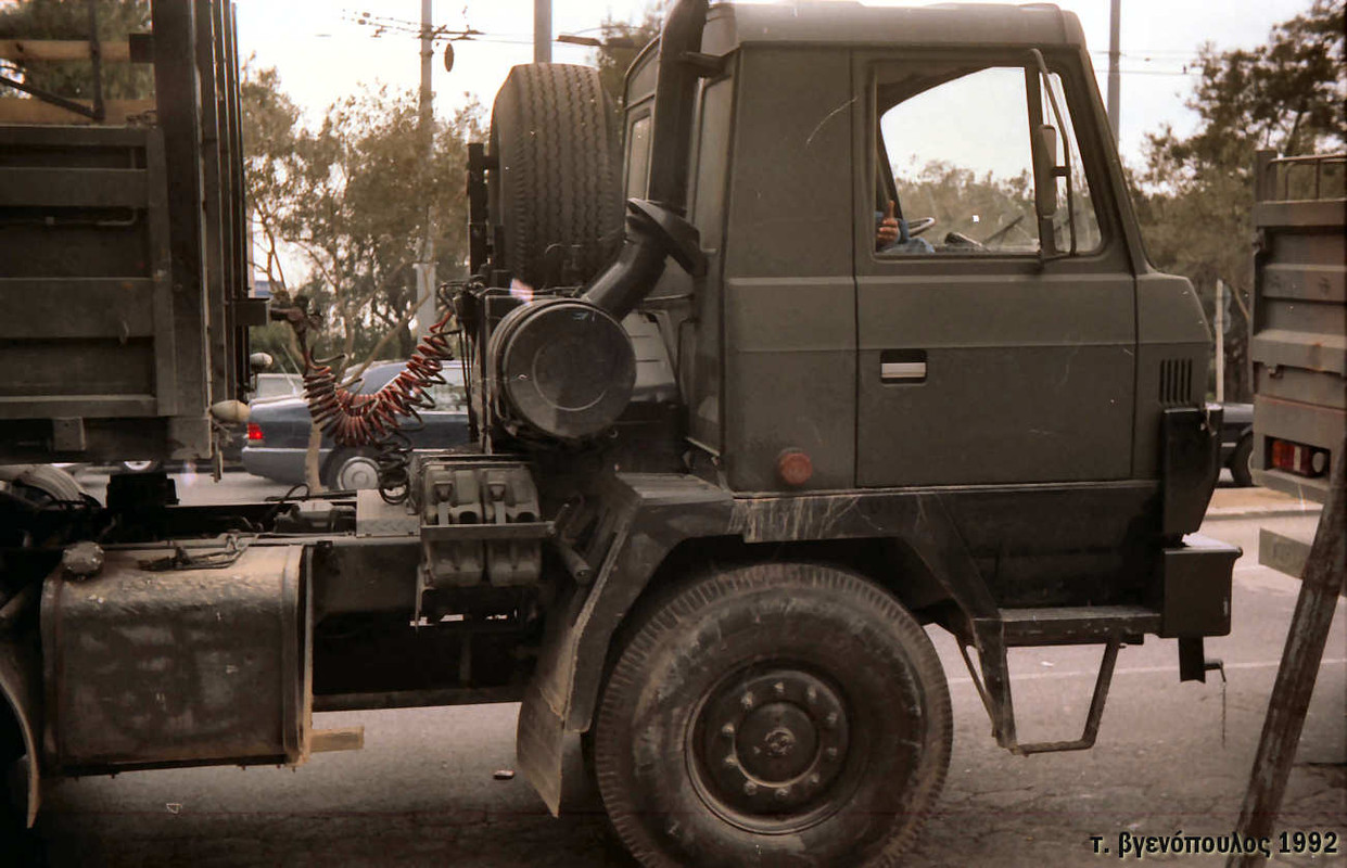 1992-03-25 053