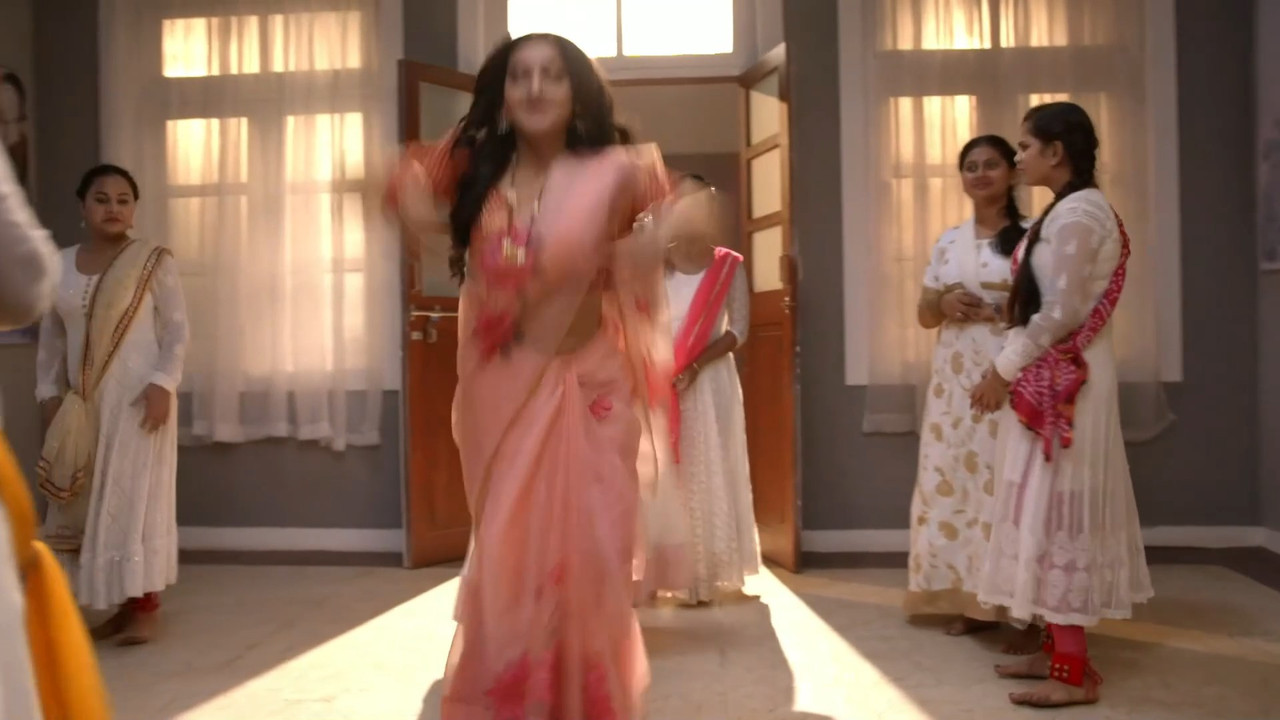 hot serial actress sexy navel in saree.mkv_snapshot_00.10.858