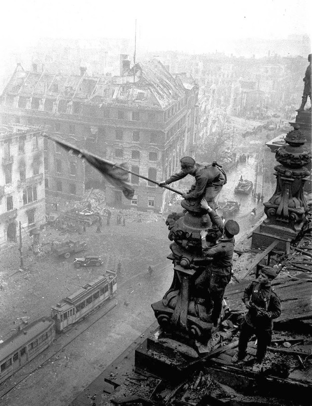 Flag-Over-Reichstag.jpg