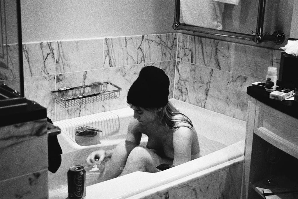 Suki-Waterhouse-leaked-087