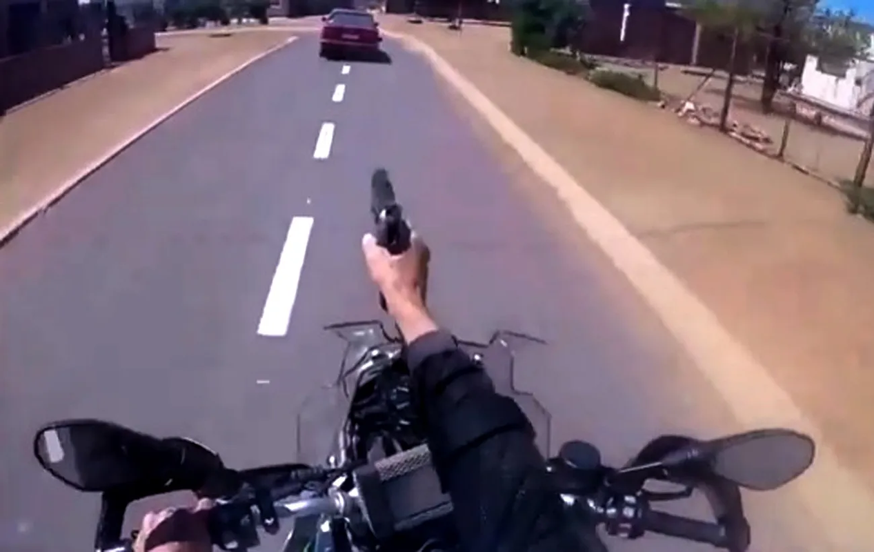 Hombres armados llegaron y dispararon a padre e hijo