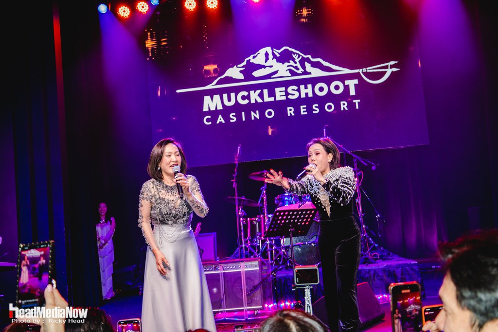 Viet Huong and Hong Dao