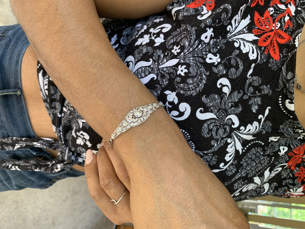 D4D73934-B5F8-425B-B4A1-39F9F41E8EC4