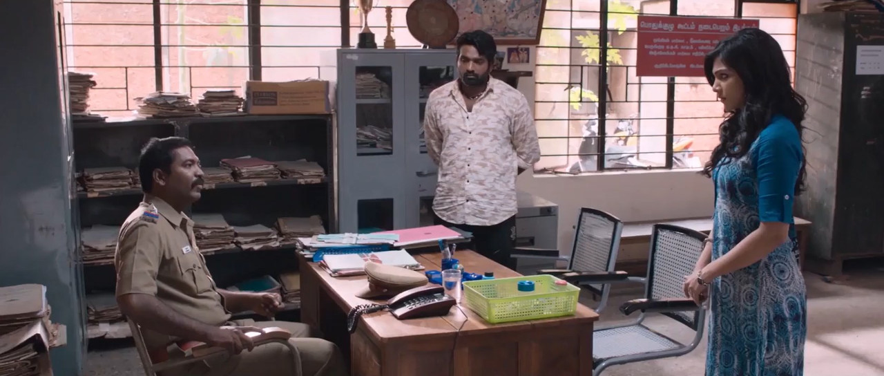 Kadhalum Kadanthu Pogum 2016 WebRip [Tamil] 480p, 720p ESub Screenshot